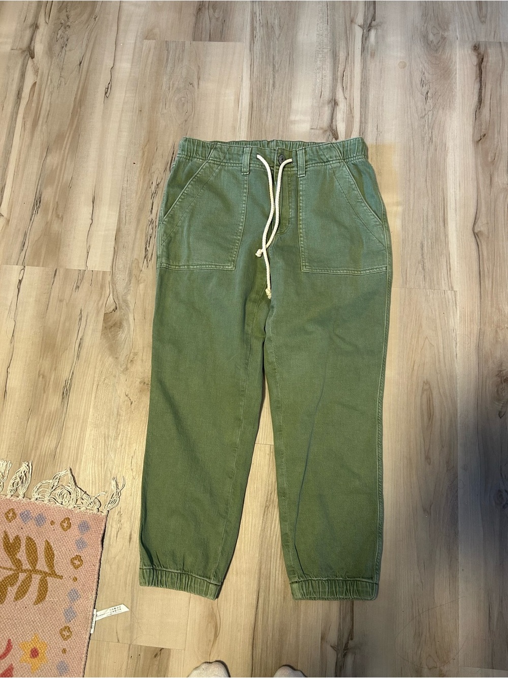 American Eagle Outfitters Olive Green Drawstring Joggers - SHORT LENGTH